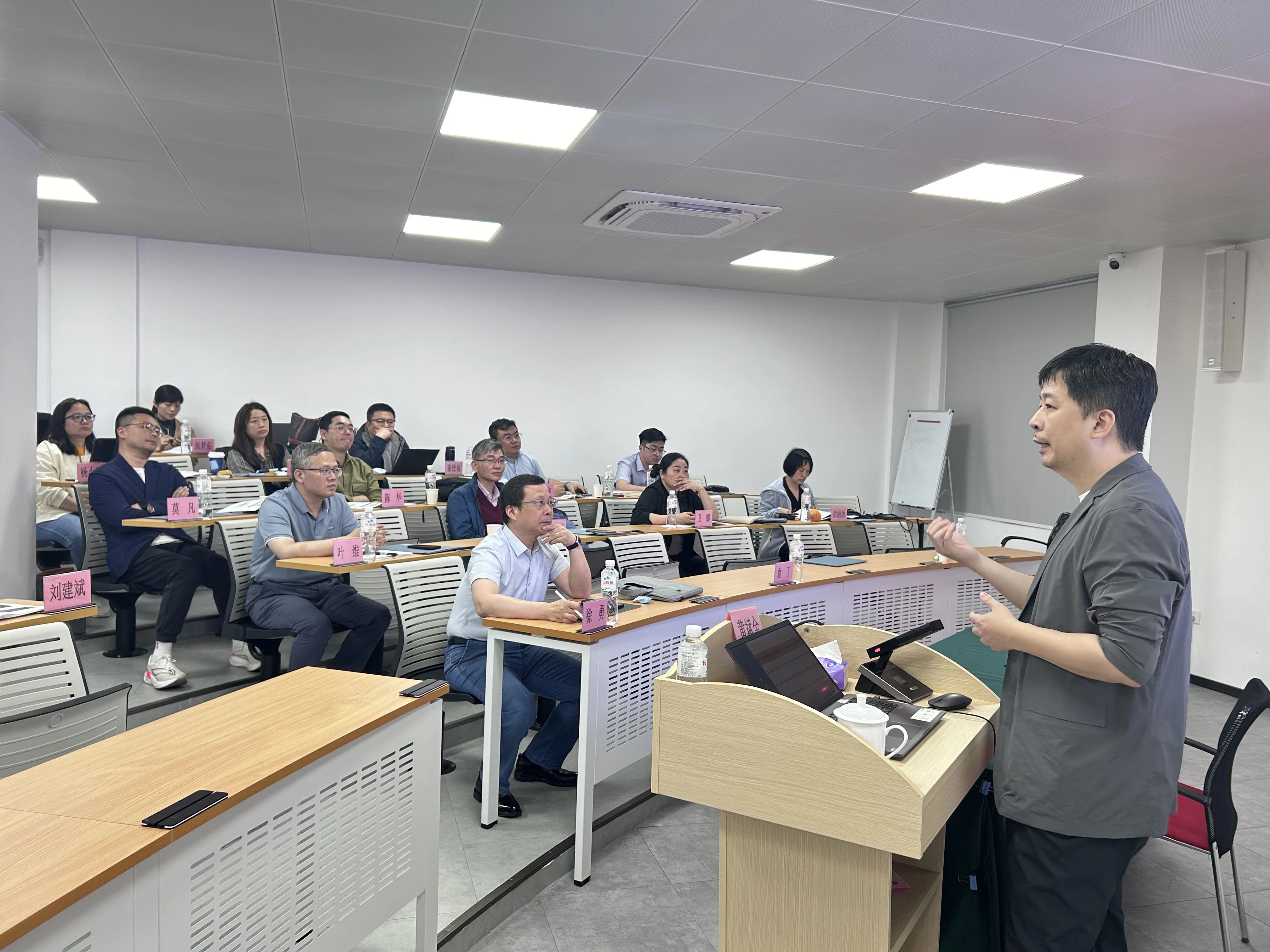 2天突破戰(zhàn)略規(guī)劃核心要點,中大咨詢圓滿舉辦國有企業(yè)“十五五規(guī)劃”實戰(zhàn)培訓(xùn)班 2天突破戰(zhàn)略規(guī)劃核心要點,中大咨詢圓滿舉辦國有企業(yè)“十五五規(guī)劃”實戰(zhàn)培訓(xùn)班