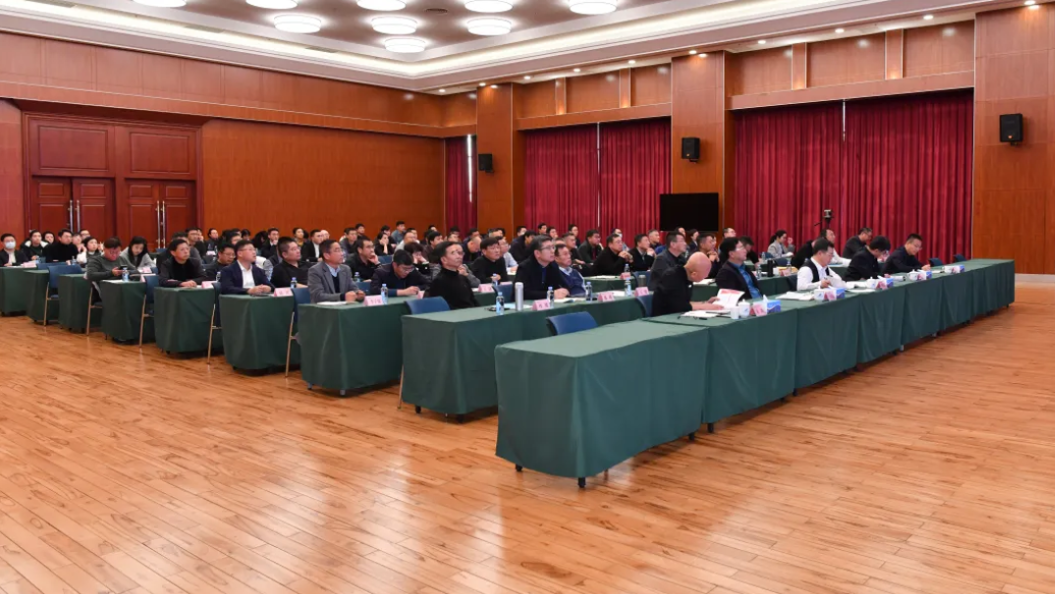 遼水集團(tuán)攜手中大咨詢(xún)布局“十五五”,以新質(zhì)生產(chǎn)力培育發(fā)展新動(dòng)能 遼水集團(tuán)攜手中大咨詢(xún)布局“十五五”,以新質(zhì)生產(chǎn)力培育發(fā)展新動(dòng)能