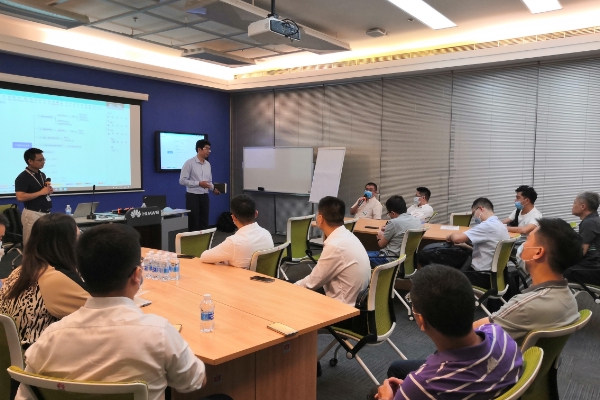 中大咨詢：中大咨詢攜企業(yè)高管走進(jìn)華為，交流前沿?cái)?shù)字化轉(zhuǎn)型實(shí)踐心得