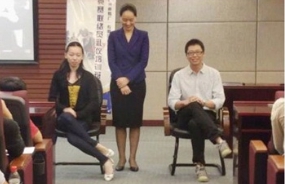 中國煙草某市級卷煙廠精英員工,孜孜不倦學習商務接待禮儀 中國煙草某市級卷煙廠精英員工,孜孜不倦學習商務接待禮儀