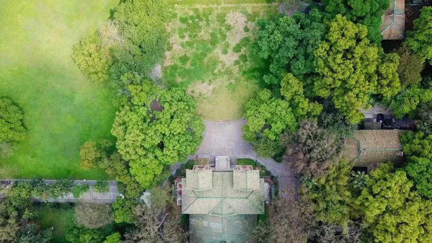 法國(guó)總統(tǒng)馬克龍?jiān)L華為何來(lái)廣東去中山大學(xué)演講？